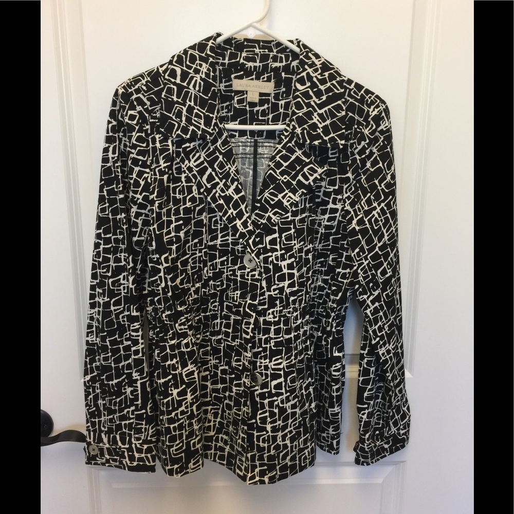 Laura Ashley Large Black/White Jacket.